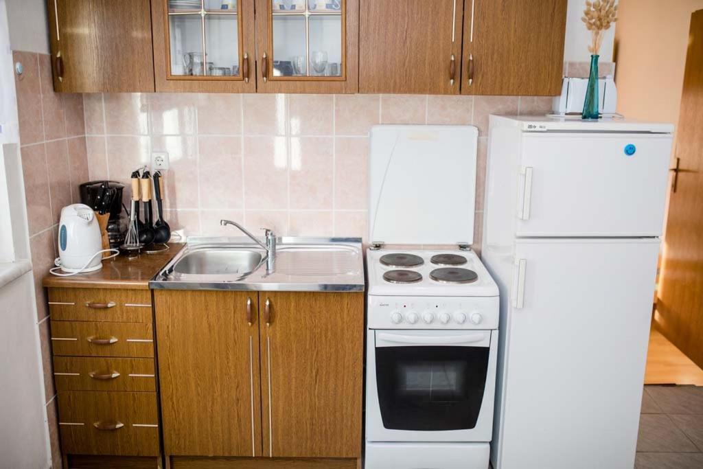 Apartmani Luka Banjol ภายนอก รูปภาพ
