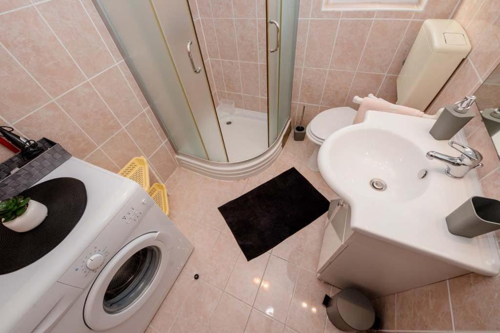 Apartmani Luka Banjol ภายนอก รูปภาพ