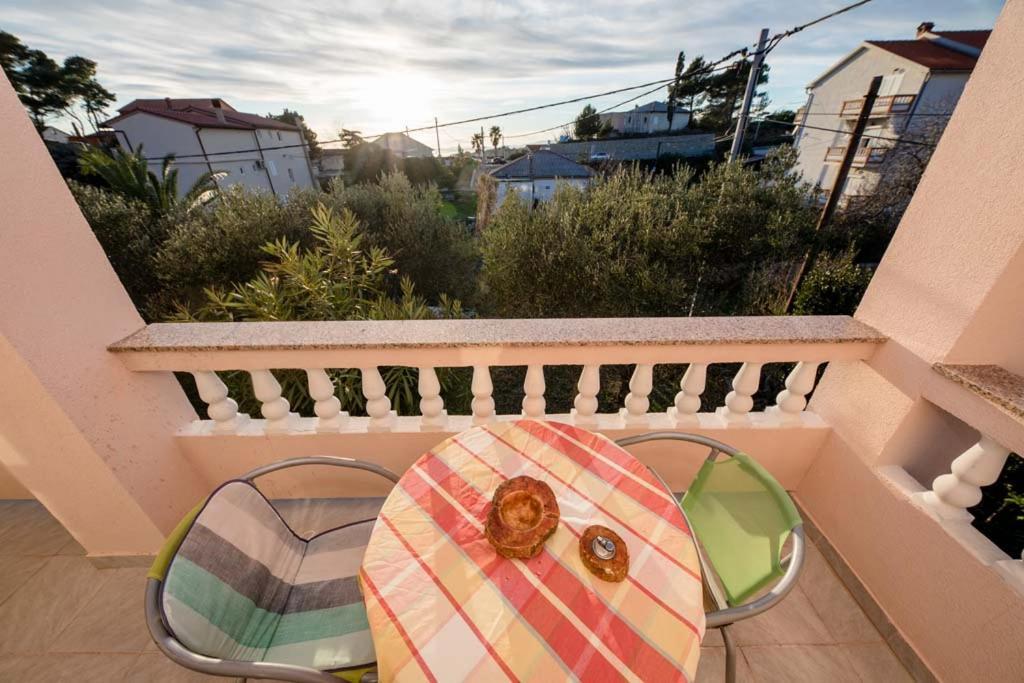 Apartmani Luka Banjol ภายนอก รูปภาพ