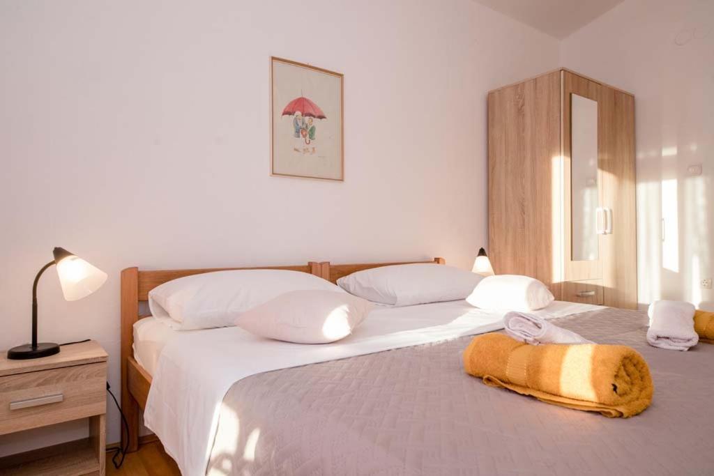 Apartmani Luka Banjol ภายนอก รูปภาพ