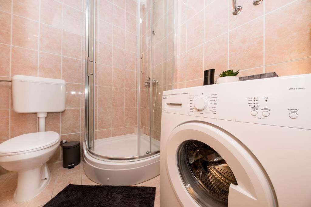 Apartmani Luka Banjol ภายนอก รูปภาพ