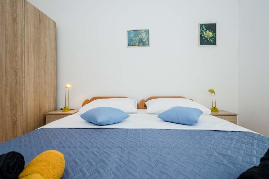 Apartmani Luka Banjol ภายนอก รูปภาพ